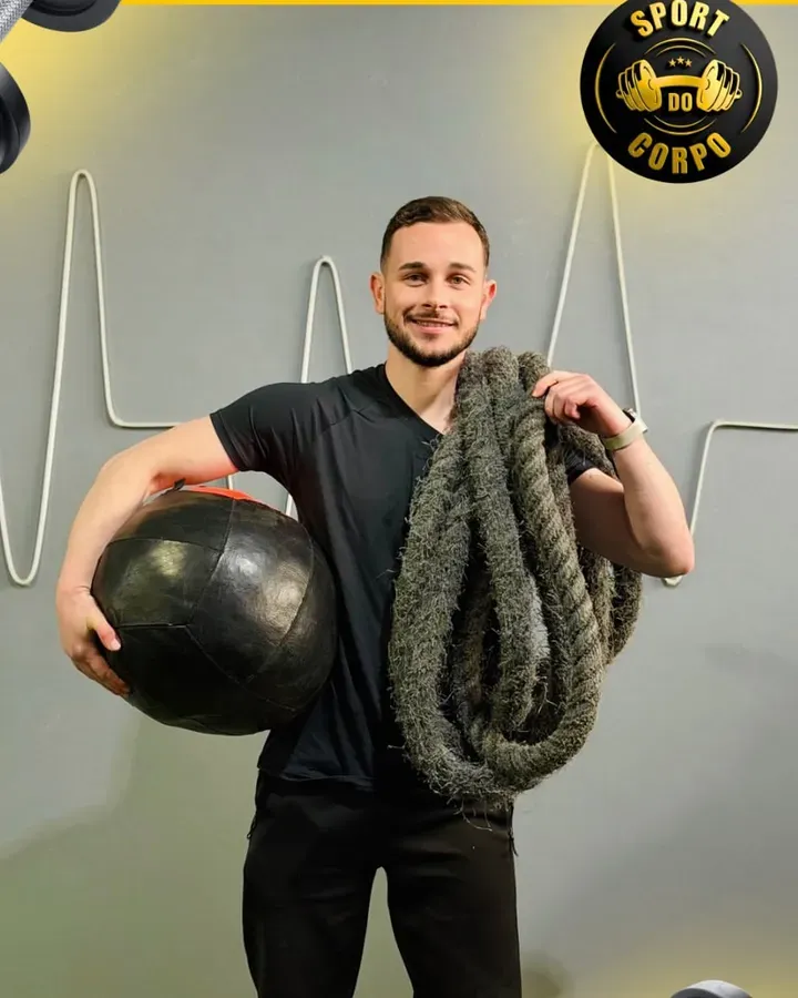 Foto do professor Alex Corim da Sport do Corpo