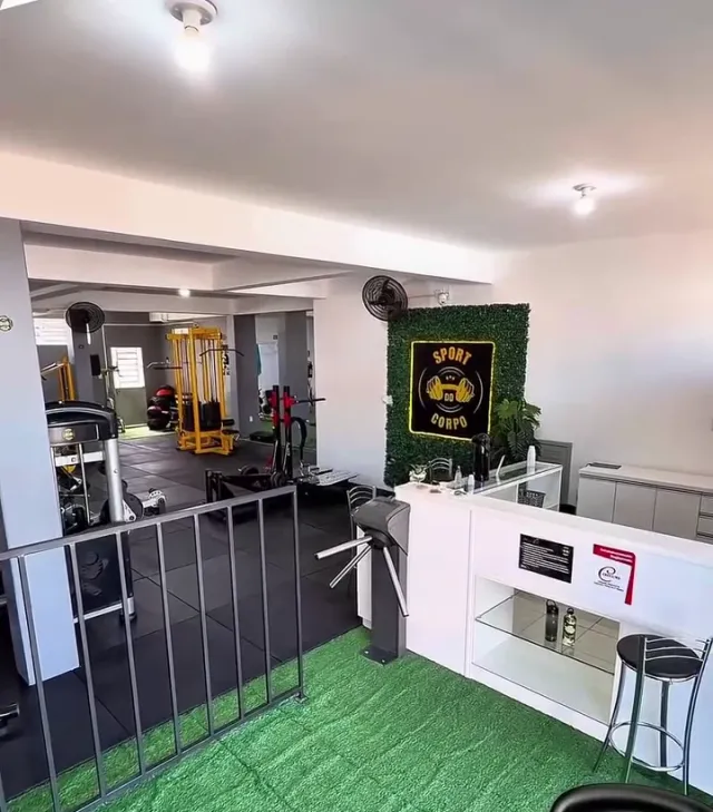 Recepção da Sport do Corpo com letreiro iluminado