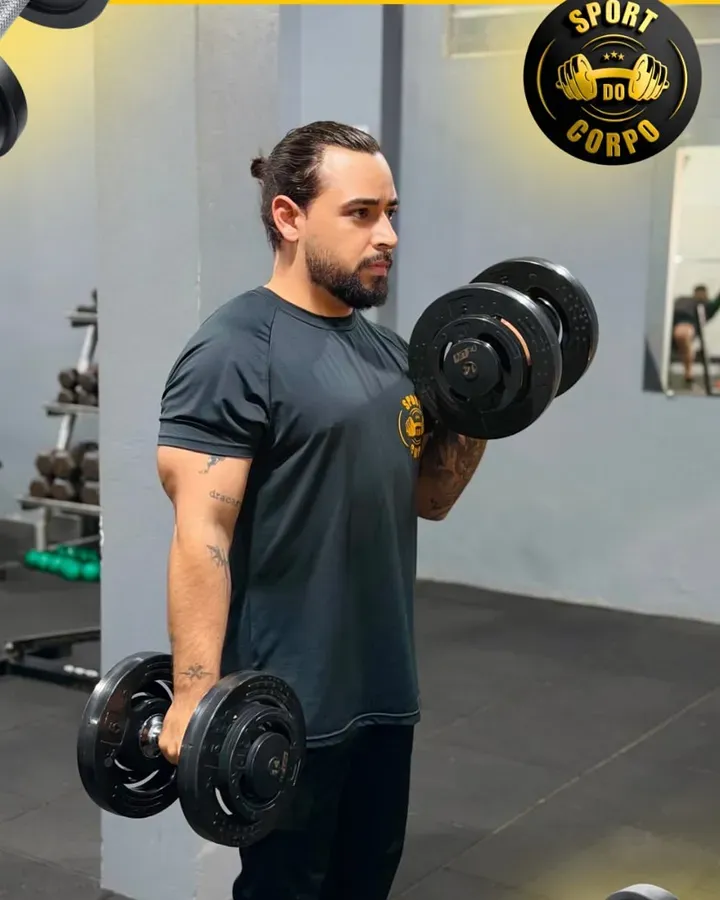 Foto do professor Lucas Beltrão da Sport do Corpo